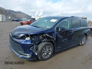 2021 Toyota Sienna XLE with VIN 5TDJSKFC0MS015340, listed as a IAAI auction lot 41683182 with 47,047 mi miles. Bid and sale history available at carsss.com. Image 6.
