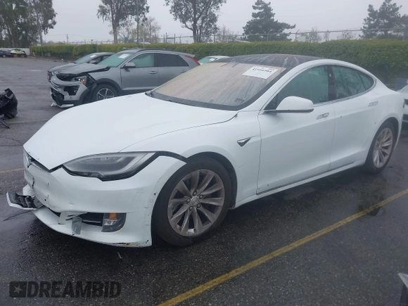 2018 Tesla Model S 75D with VIN 5YJSA1E24JF275038, listed as a IAAI auction lot 41916984 with 116,352 mi miles and . Bid and sale history available at DreamBid. Image 2.