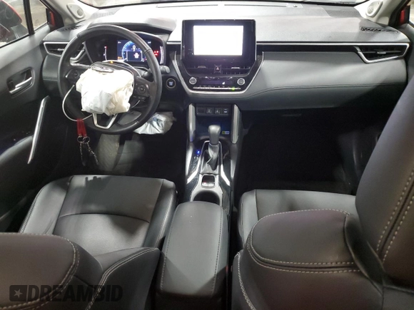 2023 Toyota Corolla Cross XLE z VIN 7MUDAABG8PV066758, wystawiony jako Copart lot #54762895 z przebiegiem 26 152 mil mil oraz Szkoda całkowita • Salvage title. Historia ofert i sprzedaży dostępna na DreamBid. Obrazek 8.