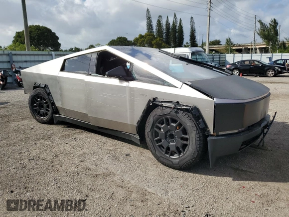 2024 Tesla Cybertruck Cyberbeast z VIN 7G2CEHEE5RA000103, wystawiony jako Copart lot #78871284 z przebiegiem Nie podano mil oraz Czysty tytuł • Clean title. Historia ofert i sprzedaży dostępna na DreamBid. Obrazek 4.