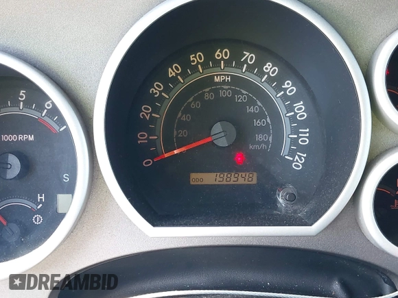 2010 Toyota Tundra z VIN 5TFUW5F11AX103188, wystawiony jako IAAI lot #39811998 z przebiegiem 198 948 mil mil oraz . Historia ofert i sprzedaży dostępna na DreamBid. Obrazek 7.