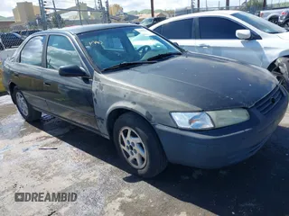 1997 Toyota Camry LE z VIN JT2BG22K3V0048428, wystawiony jako IAAI lot #41817586 z przebiegiem 349 369 mil mil oraz . Historia ofert i sprzedaży dostępna na DreamBid. Obrazek 1.