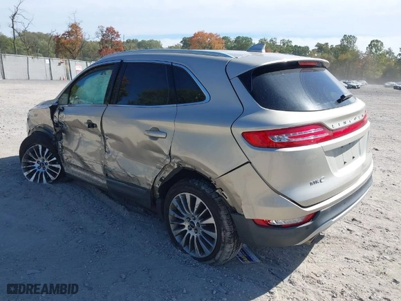 2017 Lincoln MKC Reserve with VIN 5LMCJ3D95HUL49317, listed as a IAAI auction lot 40549040 with 80,414 mi miles. Bid and sale history available at carsss.com. Image 3.