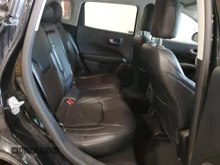 2017 Jeep Compass Latitude z VIN 3C4NJDBB6HT650913, wystawiony jako Copart lot #61908455 z przebiegiem 83 411 mil mil oraz Szkoda całkowita • Salvage title. Historia ofert i sprzedaży dostępna na DreamBid. Obrazek 11.