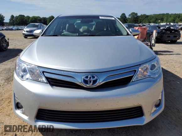2012 Toyota Camry XLE z VIN 4T1BD1FK6CU010214, wystawiony jako Copart lot #57690544 z przebiegiem 77 943 mil mil oraz Szkoda całkowita • Salvage title. Historia ofert i sprzedaży dostępna na DreamBid. Obrazek 5.
