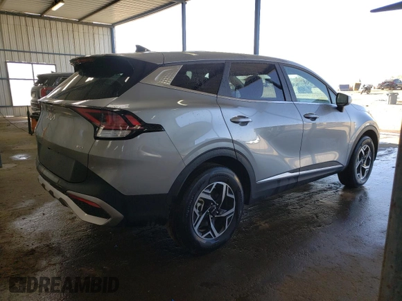 2024 Kia Sportage LX with VIN KNDPUCDF8R7278670, listed as a Copart auction lot 76417374 with 9,383 mi miles and Clean Title. Bid and sale history available at DreamBid. Image 3.