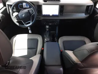 2024 Ford Bronco Wildtrak z VIN 1FMEE2BP1RLB27070, wystawiony jako Copart lot #54312945 z przebiegiem 3 354 mil mil oraz Szkoda całkowita • Salvage title. Historia ofert i sprzedaży dostępna na DreamBid. Obrazek 8.