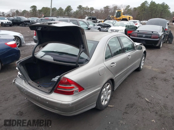 2005 Mercedes-Benz C 240 with VIN WDBRF81J45F686641, listed as a IAAI auction lot 41168122 with Not provided miles and . Bid and sale history available at DreamBid. Image 4.