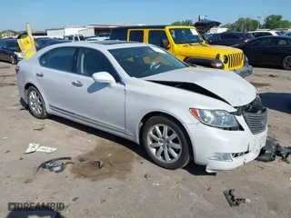 2008 Lexus LS 460 LWB with VIN JTHGL46F685026138, listed as a IAAI auction lot 41977348 with 1 mi miles. Bid and sale history available at carsss.com. Image 1.