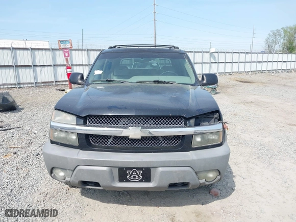 2002 Chevrolet Avalanche with VIN 3GNEC13T02G219796, listed as a IAAI auction lot 41902162 with 308,048 mi miles. Bid and sale history available at carsss.com. Image 13.