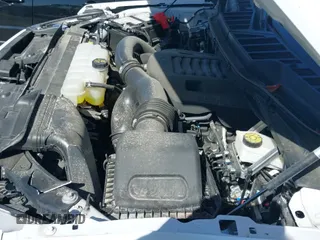 2023 Ford F-150 XL z VIN 1FTFW1E82PFD19906, wystawiony jako IAAI lot #40471435 z przebiegiem 6 807 mil mil oraz . Historia ofert i sprzedaży dostępna na DreamBid. Obrazek 19.