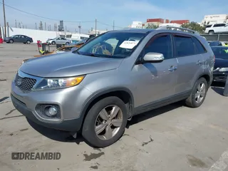 2013 Kia Sorento EX with VIN 5XYKU4A20DG412133, listed as a IAAI auction lot 41826871 with 76,233 mi miles and . Bid and sale history available at carsss.com. Image 2.