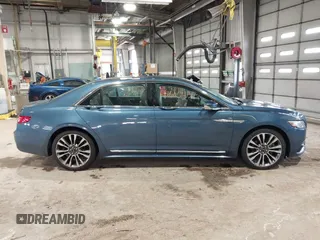 2020 Lincoln Continental Standard with VIN 1LN6L9PK5L5608533, listed as a IAAI auction lot 41610437 with 31,610 mi miles. Bid and sale history available at carsss.com. Image 13.