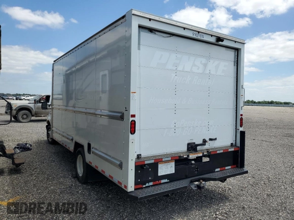 2022 Ford Econoline Cargo z VIN 1FDWE3FN6NDC03437, wystawiony jako Copart lot #50570905 z przebiegiem Nie podano mil oraz Szkoda całkowita • Salvage title. Historia ofert i sprzedaży dostępna na DreamBid. Obrazek 2.