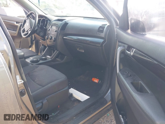 2012 Kia Sorento LX with VIN 5XYKT3A19CG283778, listed as a IAAI auction lot 42259689 with 211,493 mi miles and . Bid and sale history available at DreamBid. Image 5.
