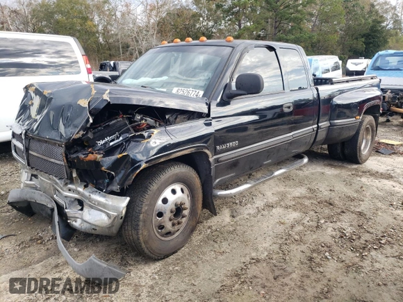1998 Dodge Ram 3500 with VIN 1B7MC33D3WJ140586, listed as a Copart auction lot 82526774 with 0 mi miles and Salvage Title. Bid and sale history available at carsss.com. Image 2.