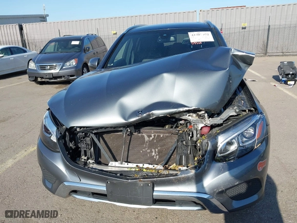 2019 Mercedes-Benz GLC with VIN WDC0G5EB5KF606374, listed as a IAAI auction lot 41987972 with 59,368 mi miles. Bid and sale history available at carsss.com. Image 13.