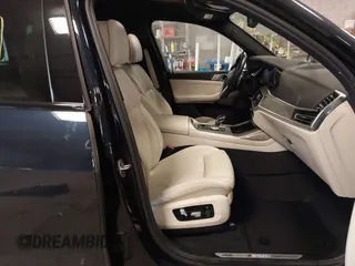 2022 BMW X7 M50i with VIN 5UXCX6C04N9M19672, listed as a IAAI auction lot 41952181 with 1 mi miles. Bid and sale history available at carsss.com. Image 5.