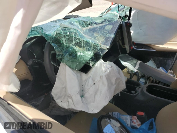 2021 Toyota RAV4 XLE Premium z VIN 2T3A1RFV0MW153326, wystawiony jako Copart lot #57799785 z przebiegiem Nie podano mil oraz Szkoda całkowita • Salvage title. Historia ofert i sprzedaży dostępna na DreamBid. Obrazek 8.