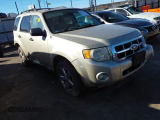 2011 Ford Escape XLT with VIN 1FMCU0D73BKB59185, listed as a IAAI auction lot 41718051 with 178,026 mi miles. Bid and sale history available at carsss.com. Image 1.