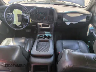 2006 GMC Sierra 2500HD SLT z VIN 1GTHK29D76E173105, wystawiony jako Copart lot #56940725 z przebiegiem 303 246 mil mil oraz Szkoda całkowita • Salvage title. Historia ofert i sprzedaży dostępna na DreamBid. Obrazek 8.