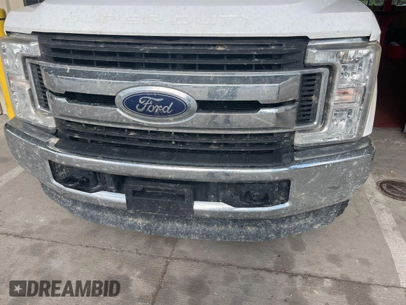 2019 Ford F-250 XL z VIN 1FT7W2BTXKED46997, wystawiony jako IAAI lot #42737714 z przebiegiem 124 075 mil mil oraz . Historia ofert i sprzedaży dostępna na DreamBid. Obrazek 8.