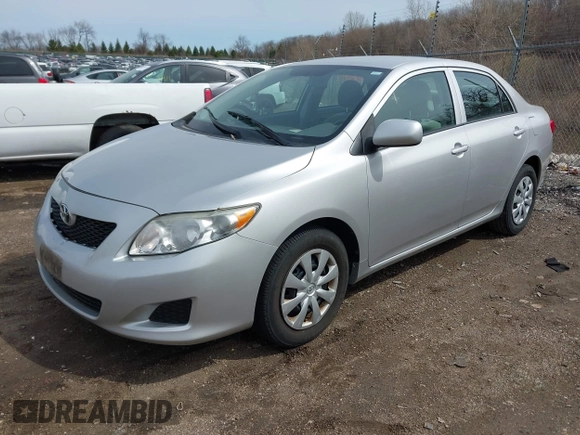 2010 Toyota Corolla z VIN 1NXBU4EE9AZ267054, wystawiony jako IAAI lot #41939018 z przebiegiem 135 373 mil mil oraz . Historia ofert i sprzedaży dostępna na DreamBid. Obrazek 2.