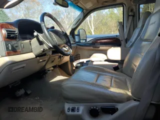 2005 Ford F-350 XL с VIN 1FTWW32P55EA54456, выставлен на аукционе Copart как лот 84890534 с пробегом 128 220 миль миль и Списание • Salvage title. История ставок и продаж доступна на DreamBid. Изображение 7.