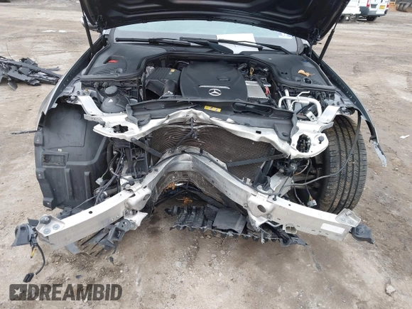 2018 Mercedes-Benz E 300 with VIN WDDZF4JB2JA342094, listed as a IAAI auction lot 41556822 with 71,630 mi miles and . Bid and sale history available at DreamBid. Image 6.