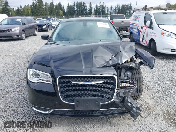 2018 Chrysler 300 Touring with VIN 2C3CCAAG0JH211402, listed as a IAAI auction lot 42081869 with 45,235 mi miles. Bid and sale history available at carsss.com. Image 13.