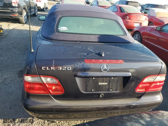 2002 Mercedes-Benz CLK-Class with VIN WDBLK65G92T128706, listed as a Copart auction lot 75334464 with 40,981 mi miles and Salvage Title. Bid and sale history available at carsss.com. Image 6.
