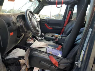 2017 Jeep Wrangler Unlimited Rubicon Recon с VIN 1C4BJWFG8HL611160, выставлен на аукционе Copart как лот 45575665 с пробегом Не указан миль и На запчасти • Non repairable. История ставок и продаж доступна на DreamBid. Изображение 7.