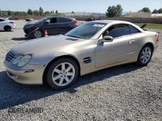 2003 Mercedes-Benz SL 500 z VIN WDBSK75F83F056017, wystawiony jako Copart lot #57662775 z przebiegiem 264 449 mil mil oraz Tytuł czysty. Historia ofert i sprzedaży dostępna na DreamBid. Obrazek 1.