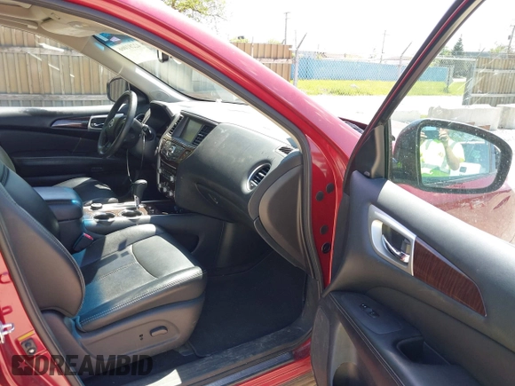 2015 Nissan Pathfinder Platinum z VIN 5N1AR2MM1FC707940, wystawiony jako IAAI lot #42281066 z przebiegiem 109 392 mil mil oraz . Historia ofert i sprzedaży dostępna na DreamBid. Obrazek 5.