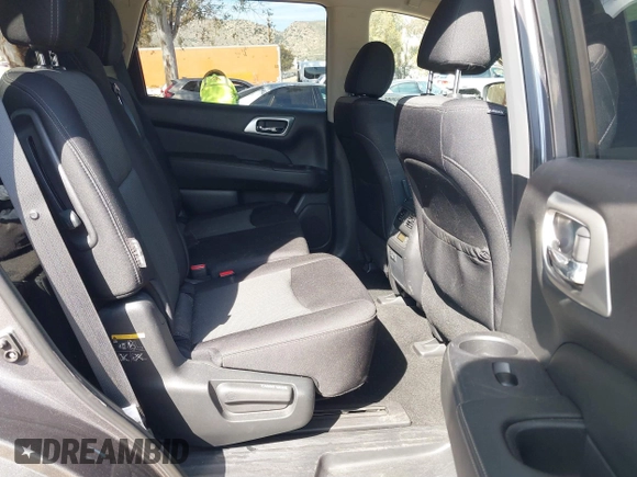 2019 Nissan Pathfinder S with VIN 5N1DR2MN0KC606551, listed as a IAAI auction lot 41883904 with 40,804 mi miles and . Bid and sale history available at DreamBid. Image 8.