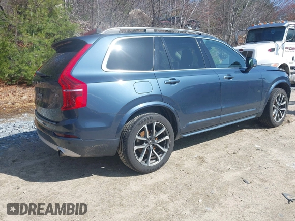 2018 Volvo XC90 Momentum with VIN YV4102PK7J1351715, listed as a IAAI auction lot 41901889 with 97,513 mi miles. Bid and sale history available at carsss.com. Image 4.