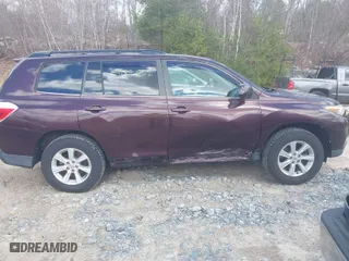2011 Toyota Highlander with VIN 5TDBK3EH8BS059381, listed as a IAAI auction lot 41894262 with 138,520 mi miles. Bid and sale history available at carsss.com. Image 13.
