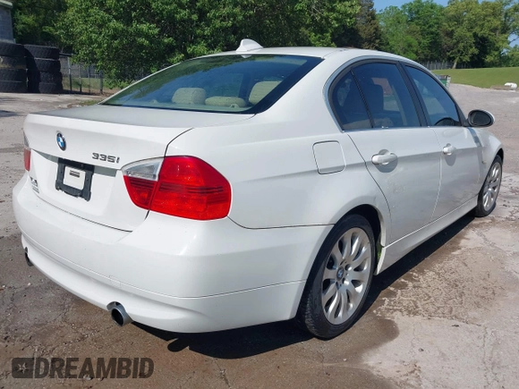 2007 BMW 3 Series 335i z VIN WBAVB73597VF54067, wystawiony jako IAAI lot #42139302 z przebiegiem Nie podano mil oraz . Historia ofert i sprzedaży dostępna na DreamBid. Obrazek 4.