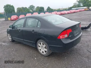 2008 Honda Civic LX z VIN 2HGFA16528H339593, wystawiony jako IAAI lot #42253517 z przebiegiem 130 465 mil mil oraz . Historia ofert i sprzedaży dostępna na DreamBid. Obrazek 3.