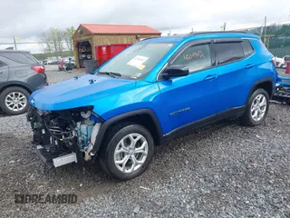 2024 Jeep Compass Latitude with VIN 3C4NJDBN9RT132368, listed as a IAAI auction lot 42149252 with 22,562 mi miles and . Bid and sale history available at DreamBid. Image 2.