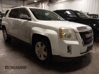 2010 GMC Terrain SLT-1 z VIN 2CTFLGEW1A6378963, wystawiony jako IAAI lot #41910016 z przebiegiem 142 003 mil mil oraz . Historia ofert i sprzedaży dostępna na DreamBid. Obrazek 1.