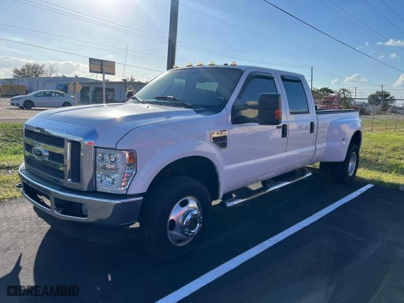2008 Ford Super Duty F-350 DRW XL with VIN 1FTWW33R98EA23148, listed as a Copart auction lot 45011285 with 252,851 mi miles and Clean Title. Bid and sale history available at carsss.com. Image 2.