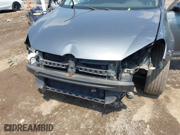 2013 Volkswagen Jetta SE with VIN 3VWPP7AJ5DM674235, listed as a IAAI auction lot 42387714 with 143,333 mi miles and . Bid and sale history available at DreamBid. Image 6.