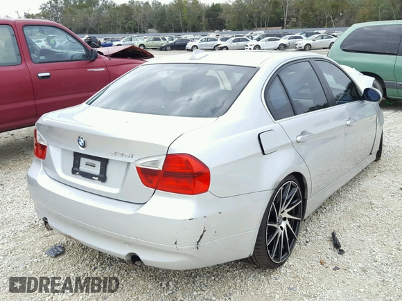 2007 BMW 3 Series 335i with VIN WBAVB73577KY60943, listed as a Copart auction lot 26073428 with Not provided miles and Non repairable. Bid and sale history available at DreamBid. Image 4.