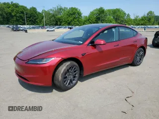 2025 Tesla Model 3 Long Range z VIN 5YJ3E1EAXSF937710, wystawiony jako Copart lot #59334705 z przebiegiem 2 666 mil mil oraz Szkoda całkowita • Salvage title. Historia ofert i sprzedaży dostępna na DreamBid. Obrazek 1.