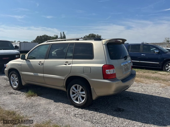 2006 Toyota Highlander Hybrid with VIN JTEDW21A860007558, listed as a Copart auction lot 44413755 with 256,404 mi miles and Clean Title. Bid and sale history available at carsss.com. Image 3.