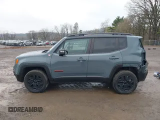 2018 Jeep Renegade Trailhawk with VIN ZACCJBCB4JPH63797, listed as a IAAI auction lot 41976767 with 111,628 mi miles. Bid and sale history available at carsss.com. Image 15.