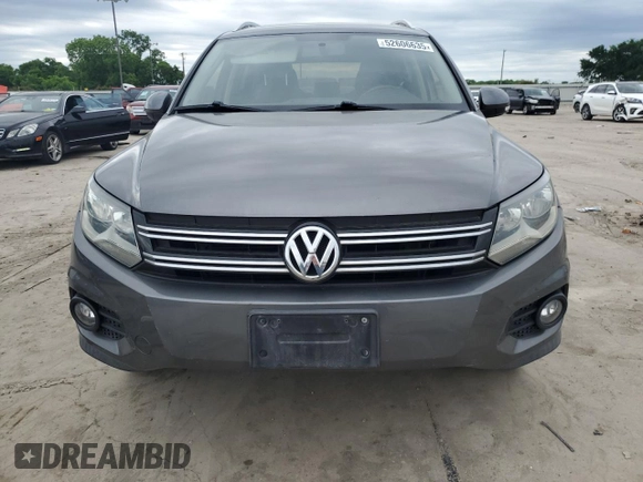 2015 Volkswagen Tiguan R-Line z VIN WVGAV7AX7FW515931, wystawiony jako Copart lot #52606635 z przebiegiem 127 391 mil mil oraz Czysty tytuł • Clean title. Historia ofert i sprzedaży dostępna na DreamBid. Obrazek 5.