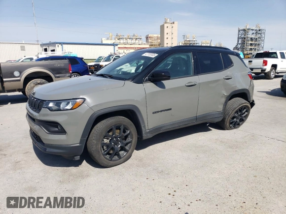 2023 Jeep Compass Altitude z VIN 3C4NJDBN2PT556911, wystawiony jako Copart lot #47703495 z przebiegiem 36 092 mil mil oraz Szkoda całkowita • Salvage title. Historia ofert i sprzedaży dostępna na DreamBid. Obrazek 1.
