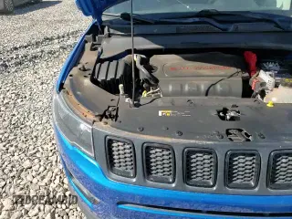 2019 Jeep Compass Altitude with VIN 3C4NJCBB3KT743292, listed as a Copart auction lot 70115335 with 59,561 mi miles and Salvage title. Bid and sale history available at DreamBid. Image 14.